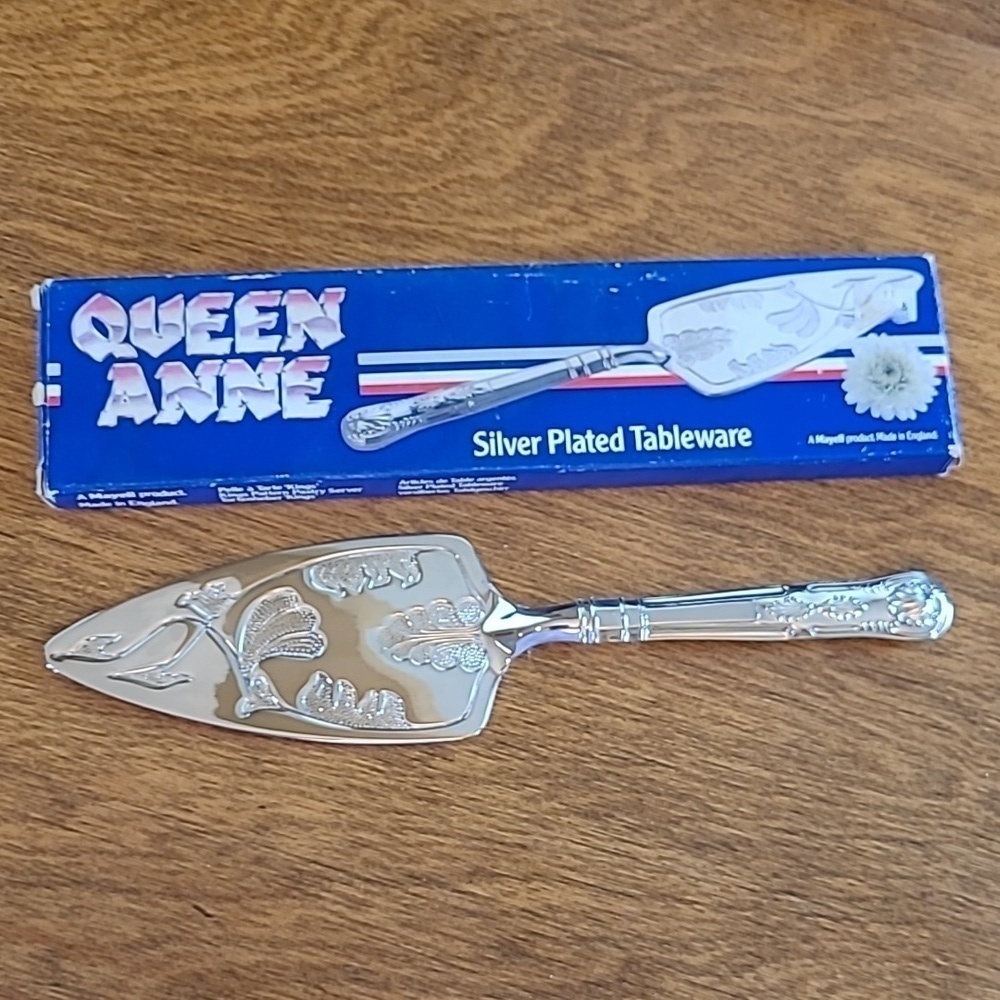 MAYELL Vintage Kings Pattern Silver Plated Pastry Cake Pie Server, Original Box